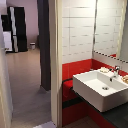 شقة Deluxe Hill In City Center بلوفديف